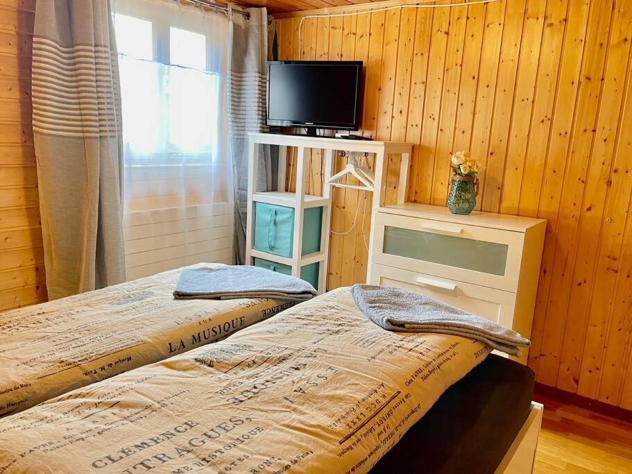 Stunning Panoramic Views! Hottube & Sauna Apartment